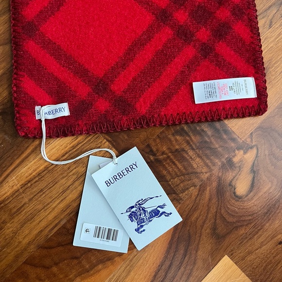 BURBERRY- Equestrian Knight Detail Check Wool Scarf- Ripple - Picture 4 of 10